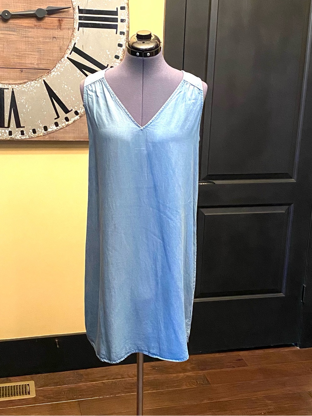 GAP Chambray Shift Dress Womens Sleeveless Blue Tencel Denim Look 6 710